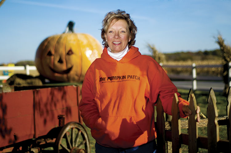Thousands of families every fall flock to Coon’s 16-acre Great Pumpkin Patch for farm-grown pumpkins, a corn maze, private-label jams, farm animals and musical entertainment. 