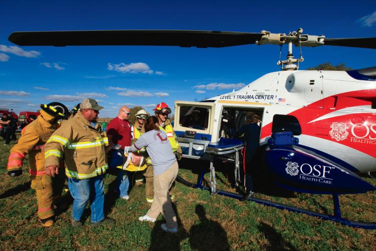 Medical students train for emergencies in rural areas.