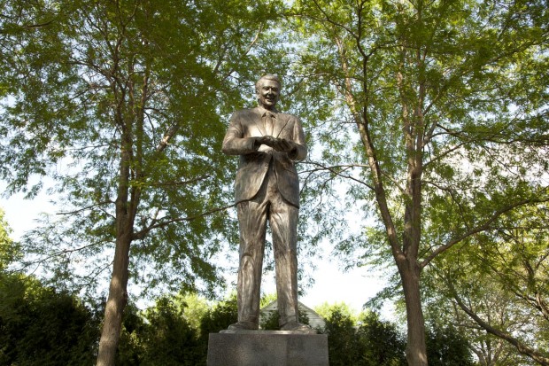 Statue of Ronald Reagan in Dixon, IL