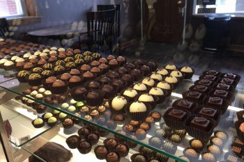 Illinois candy shops