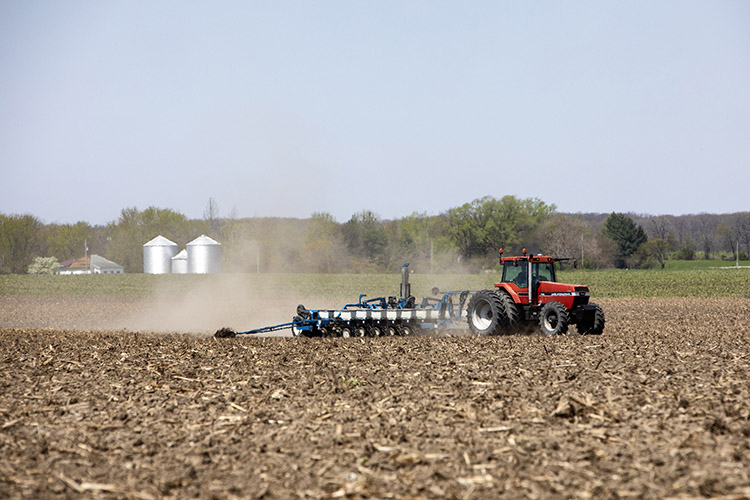 Illinois farm planting
