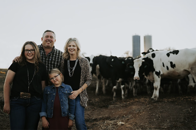 Sid and Kristin Huls raise 160 Holstein dairy cows on their farm, located three miles south of Carthage, Illinois.