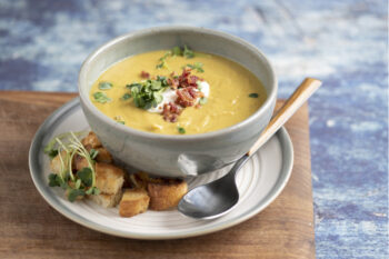 Creamy Bacon and Split Pea winter soup recipe