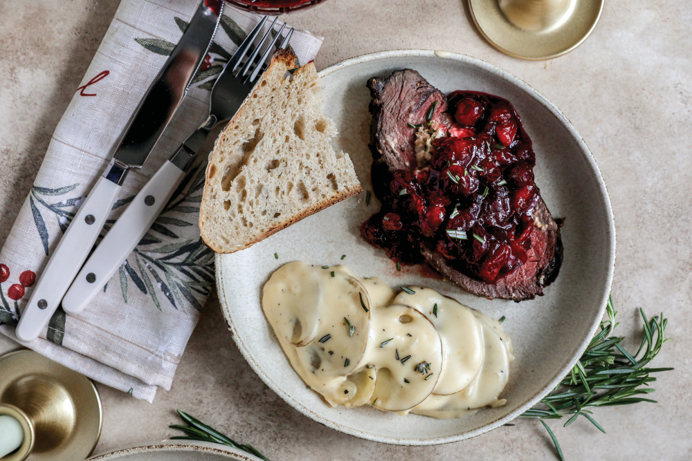 Bacon-Stuffed Beef Tenderloin with Cranberry Glaze, discover this Christmas Recipes with healthy options when you adjust some ingredients