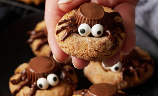 Peanut Butter Spider Cookies