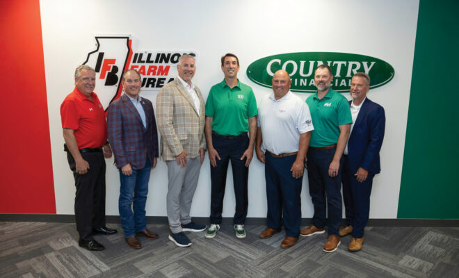 COUNTRY Financial and Illinois Farm Bureau employees pose for a photo