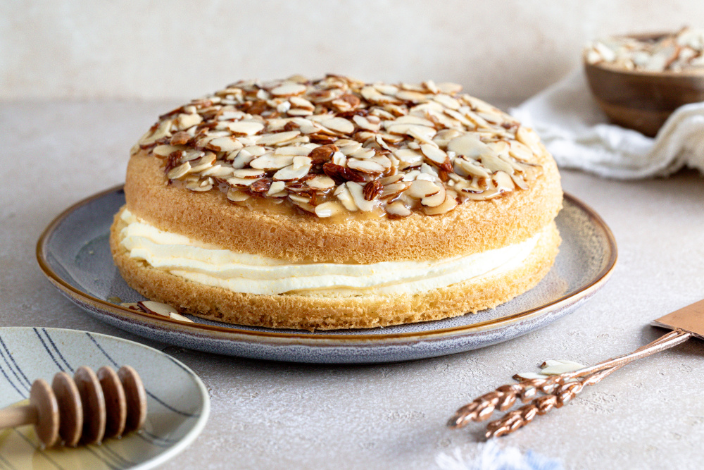 Bee Sting Cake
